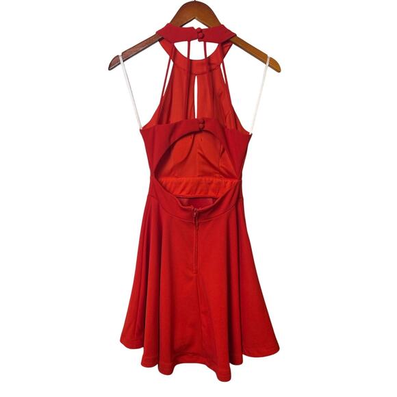 B. Darlin Juniors Red Keyhole Halter Front Open Back Party Dress Size 1/2 - Picture 2 of 9